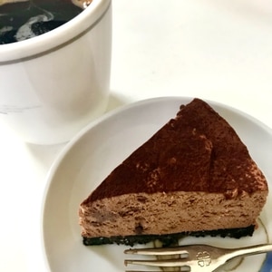 材料４つでオレオ生チョコムースケーキ